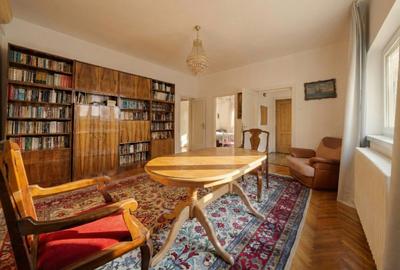 Etaj 1/Vila*120 mp utili+80 mp spatii comune*PRO TV* - 2