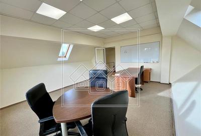 Spatiu birouri de inchiriat - 9 camere - teren 470 mp - 18