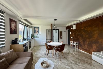 Apartament cu 3 camere semidecomandat, mobilat în Central
