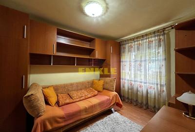 De inchiriat apartament cu 3 camere, zona Bulevard - 11