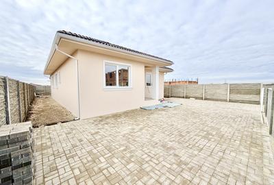 Casa individuala pentru familie | curte generoasa 540 mp | liniste | Mosnita - 1