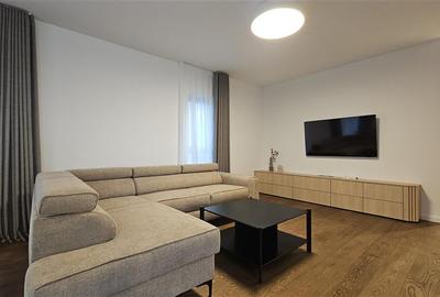 Apartament cu 3 camere semidecomandat, mobilat în Bună Ziua
