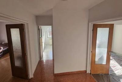 Apartament 3 Camere,B-dul Unirii,bl.1990,et.2/7,DECOMANDAT,2 bai,2 balcoane - 3