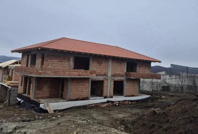 Duplex cu 5 camere în Dâmbul Rotund