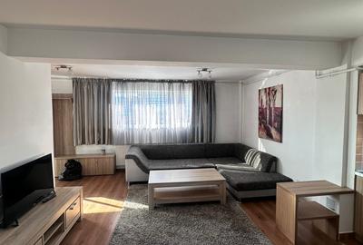Apartament cu 3 camere semidecomandat în Calea Turzii