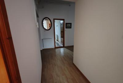 Apartament 2 camere in casa zona str. Lunga - 13
