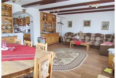 Casa deosebita cu gradina generoasa Vladeni - 8