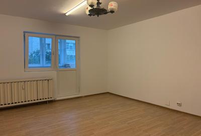 Vanzare-Sebastian, parc ,2 camere, 1/8, decomandat, bl. 95, liber, 118000 E - 15