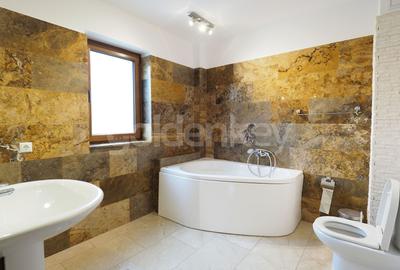 Vilă superba cu 8 camere, mobilata modern, piscina - 12