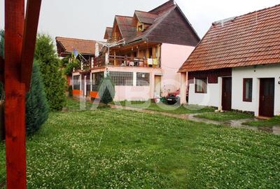 Pensiune de vanzare la cheie  13 camere  si teren 3000 mp - 3