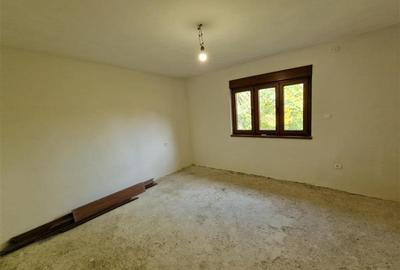 Resita Casa cu Teren privat 4670 Mp. - 11