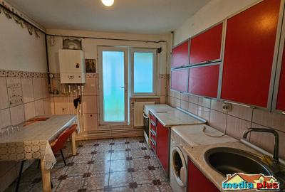 Apartament 4 camere decomandat, etaj 1, Micro 18 – 105.000 € - 1