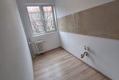 99900 euro!! 4 camere renovate .. Circumvalatiunii .. etaj 3 - 3