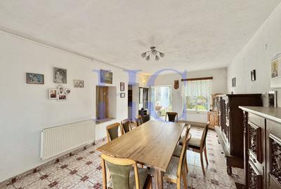 Casă individuală cu 8 camere în Central