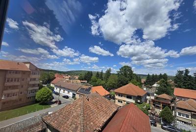 Apartament decomandat cu 3 camere, 2 bai si 3 balcoane  Str. Tabacari, Fagaras - 3