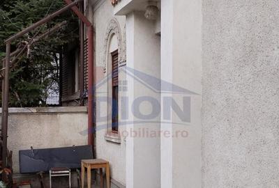 Proprietate interbelica in zona linistita, perfecta pentru investitie - 1