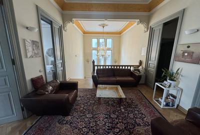 Vila istorica de vanzare in zona *Unirii* | 21 camere | curte, garaj - 32