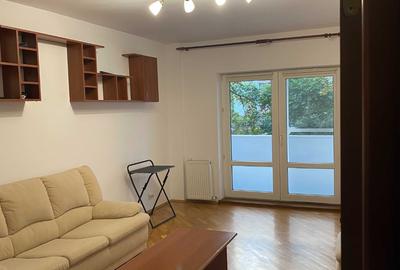 Apartament cu 2 camere, etaj 1,  locatie excelenta!