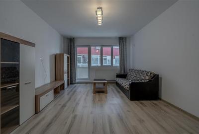 Apartament cu 3 camere decomandat, mobilat în Central