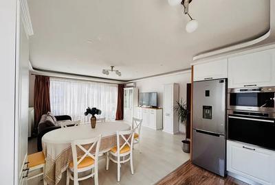 Apartament cu 4 camere decomandat, mobilat în Tractorul