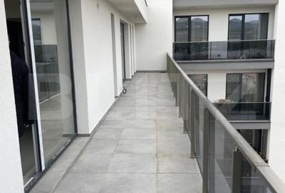 Apartament cu 2 camere semidecomandat în Mărăști
