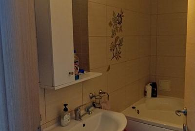 Apartament 3 camere, Nufarul, Str. Piata Nucetului - 11