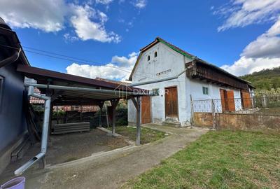 Casă cu 2 camere și teren generos | Roteni | 69.000 € - 4