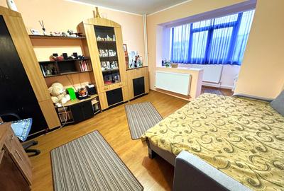 Apartament cu 2 camere decomandat, mobilat în Micro 19