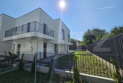 Apartament cu 3 camere semidecomandat în Valea Lupului