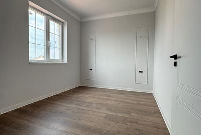 Duplex despartit prin camera tehnica - 4 camere Toate Utilitatile - 11