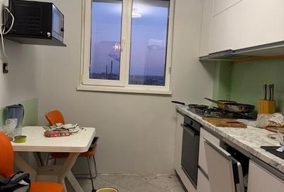 Apartament cu 2 camere decomandat în Baba Novac