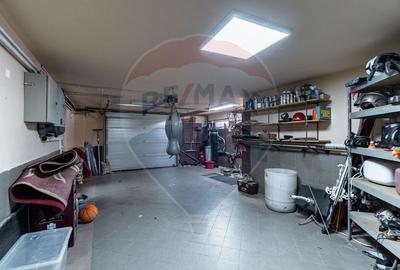 Casă spațioasă 350 mp utili, Teren 650 mp, Garaj subteran, Tractorul - 56