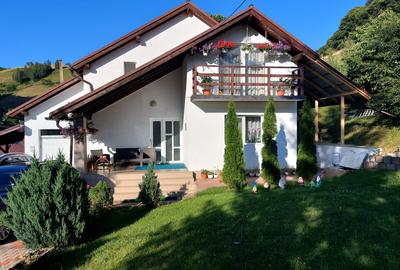Casa 2 corpuri Poiana Marului - 12