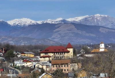 Teren intravilan 3526 mp cu vedere superba catre munte! - 1