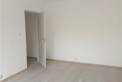 Ap 2 camere D, 56mp, et2, renovat, geam la baie, Nicolina - 3
