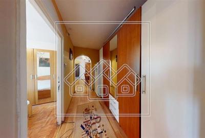 Apartament de vanzare in Sibiu - 3 camere si balcon - V. Aaron - 12