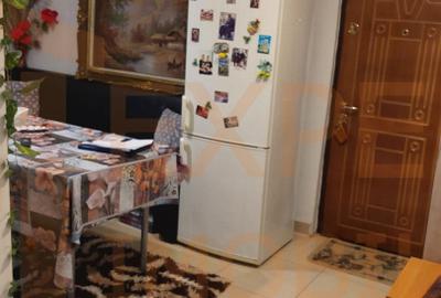 Apartament 2 camere de vanzare, situat in zona Poarta 6 - 5