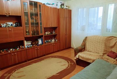 Simeria, apartament 3 camere, etaj 1