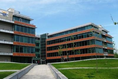 Birou, 2050 mp în P-ta Presei Libere