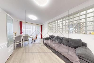 Apartament cu 3 camere decomandat în Piața Cluj