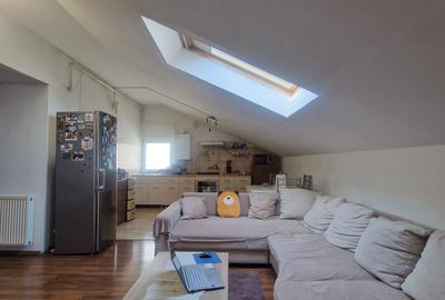 Apartament cu 3 camere semidecomandat în Gorjului