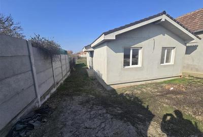 Casă cu 3 camere în Tărian