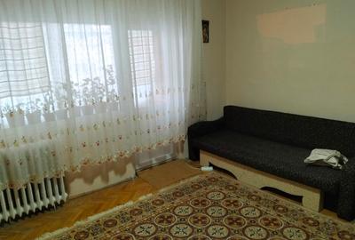 Proprietar, închiriez Apartament 2 camere Soarelui - 1