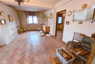 Vanzare apt 2 camere Caderea Bastiliei etaj 1/6 supr 55 mp imobil U3 - 21