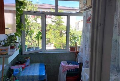 Apartament trei  camere renovat, zona Școala 1/8 Sud - 8