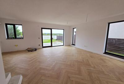 Duplex cu pereti separati langa padure si acces facil spre DN - 9