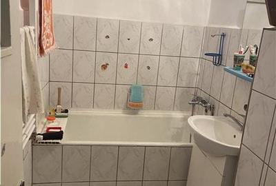Apartament 2 camere , zona cartier Gara , etaj 1/4 , curat , liber , centrala te - 4