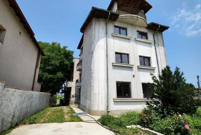 Casă individuală cu 14 camere în Ciofliceni