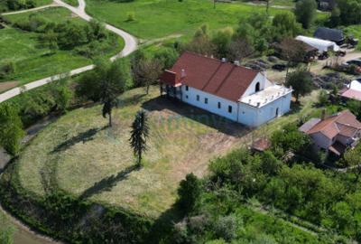 Conac de vanzare in Bihor, restaurat, la 40 km de Oradea, Romania - 6