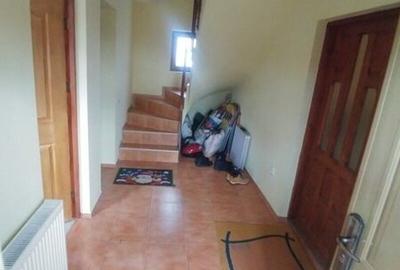 Comarnic vila  2010 P+1+pod,mobilata,utilata, teren 1811mp imprejmuit - 3